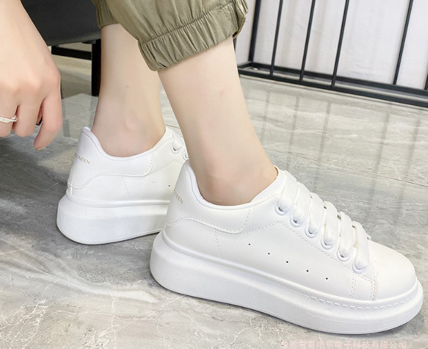 Hvite Sneakers for Menn | Tykk og Komfortabel Såle | Tidløst Design