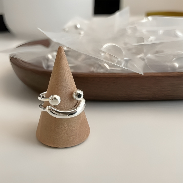 Justerbar smiley-ring - minimalistisk, stablebar statement-ring