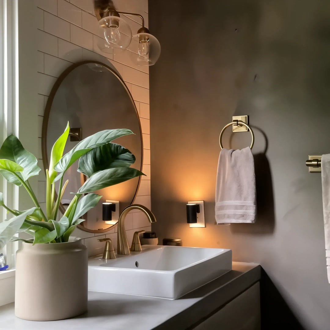 Nattlampe i Bauhaus-design - dimbart LED-lys