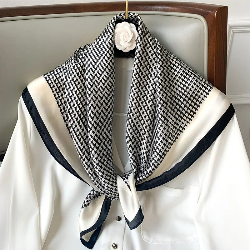 Faiha silkeskjerf | Luksus &amp; eleganse | Stripemønster