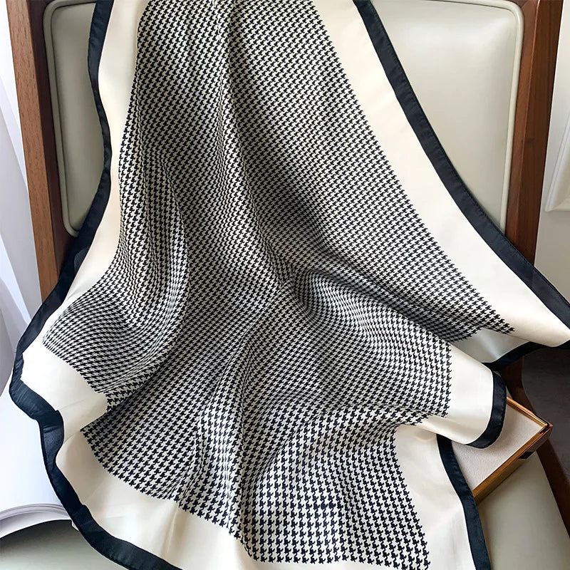 Faiha silkeskjerf | Luksus &amp; eleganse | Stripemønster
