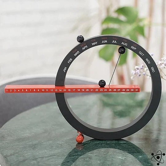 Stille og tidløs magnetisk kalender - Calméon