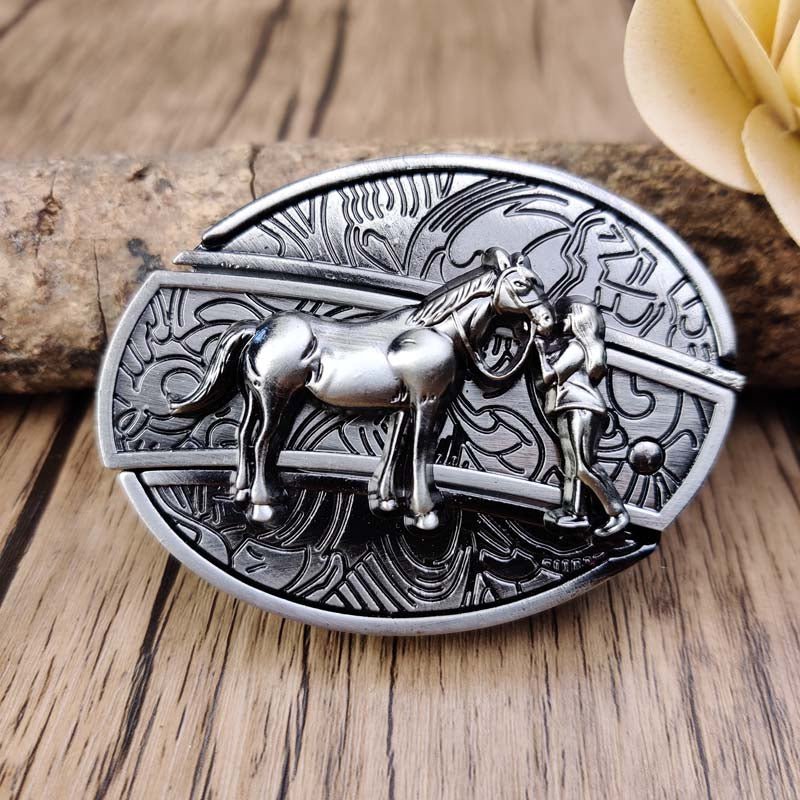 Oval metallbeltespenne i cowboystil