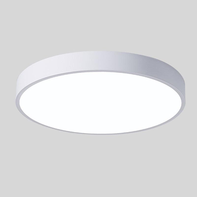 Skandinavisk LED-taklampe i macaron-form med treaksent til stue eller soverom