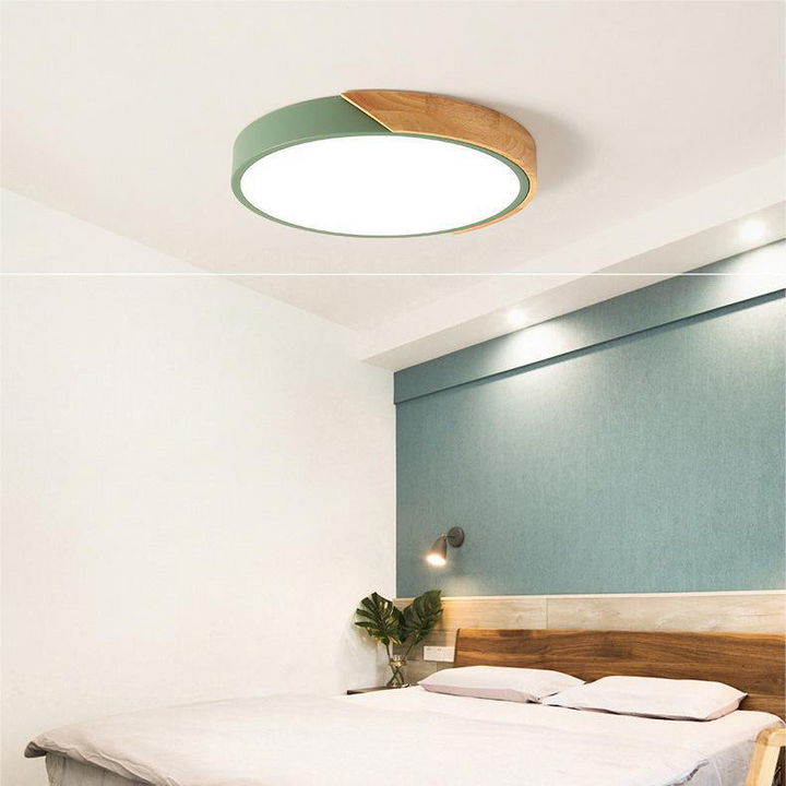 Nordisk taklampe i tre formet som en makron for moderne rom