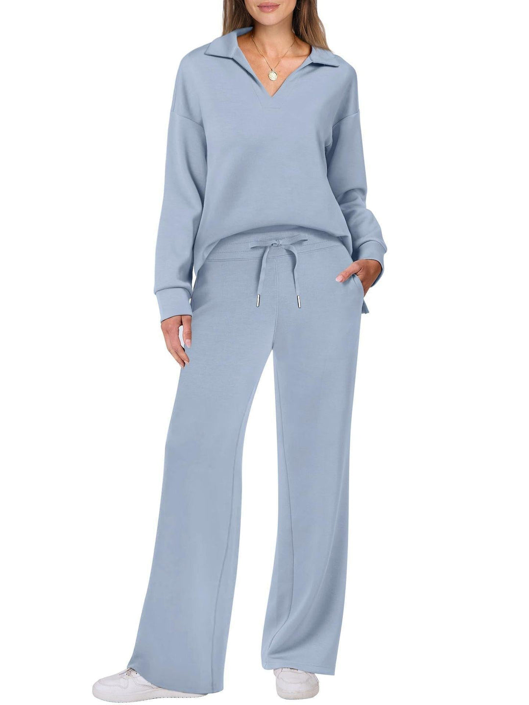 Loungewear-sett til dame med V-hals-genser og vid komfortbukse