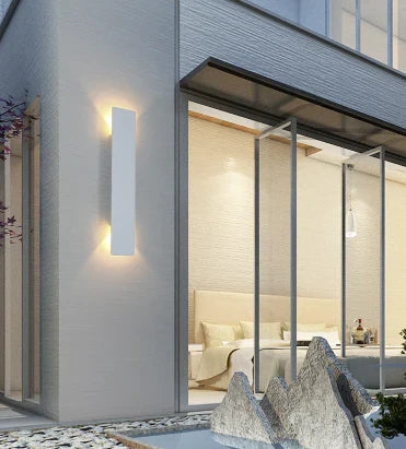 Moderne utendørslampe – LED-vegglampe opp/ned, vanntett, vertikalt design