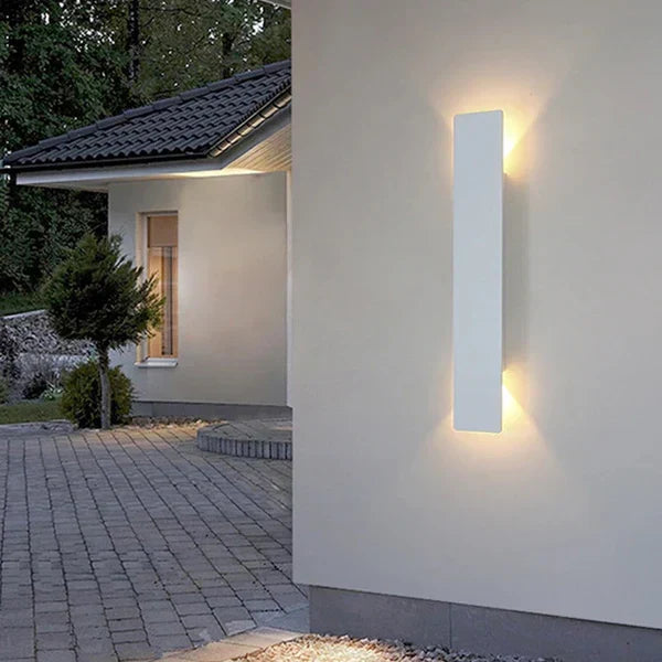 Moderne utendørslampe – LED-vegglampe opp/ned, vanntett, vertikalt design