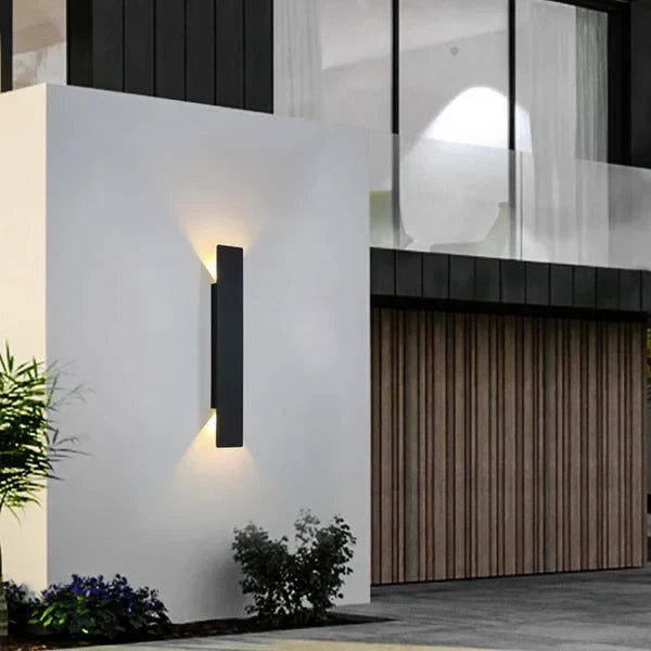 Moderne utendørslampe – LED-vegglampe opp/ned, vanntett, vertikalt design