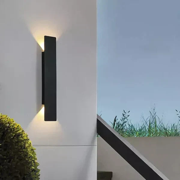 Moderne utendørslampe – LED-vegglampe opp/ned, vanntett, vertikalt design