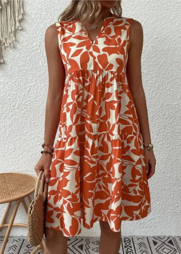Elegant sommerkjole med V-hals og feminin silhuett