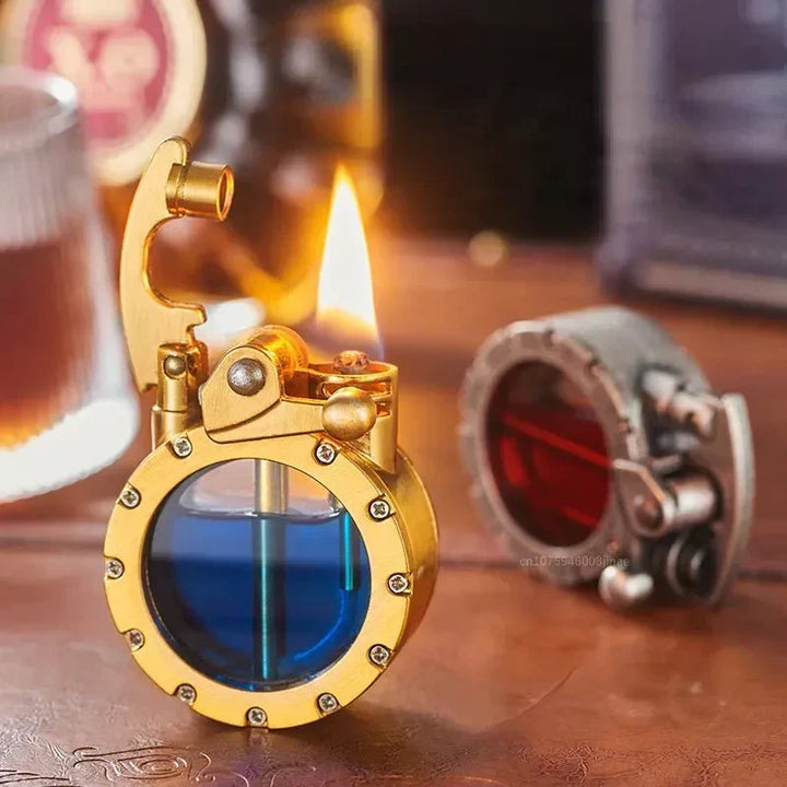 Lighter i vintagestil med vippebryter og vindtett gjennomsiktig tank