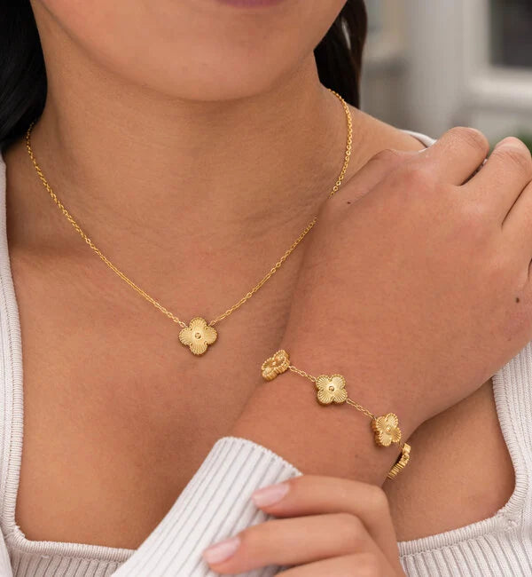 Clover tilbehørssett i elegant stil