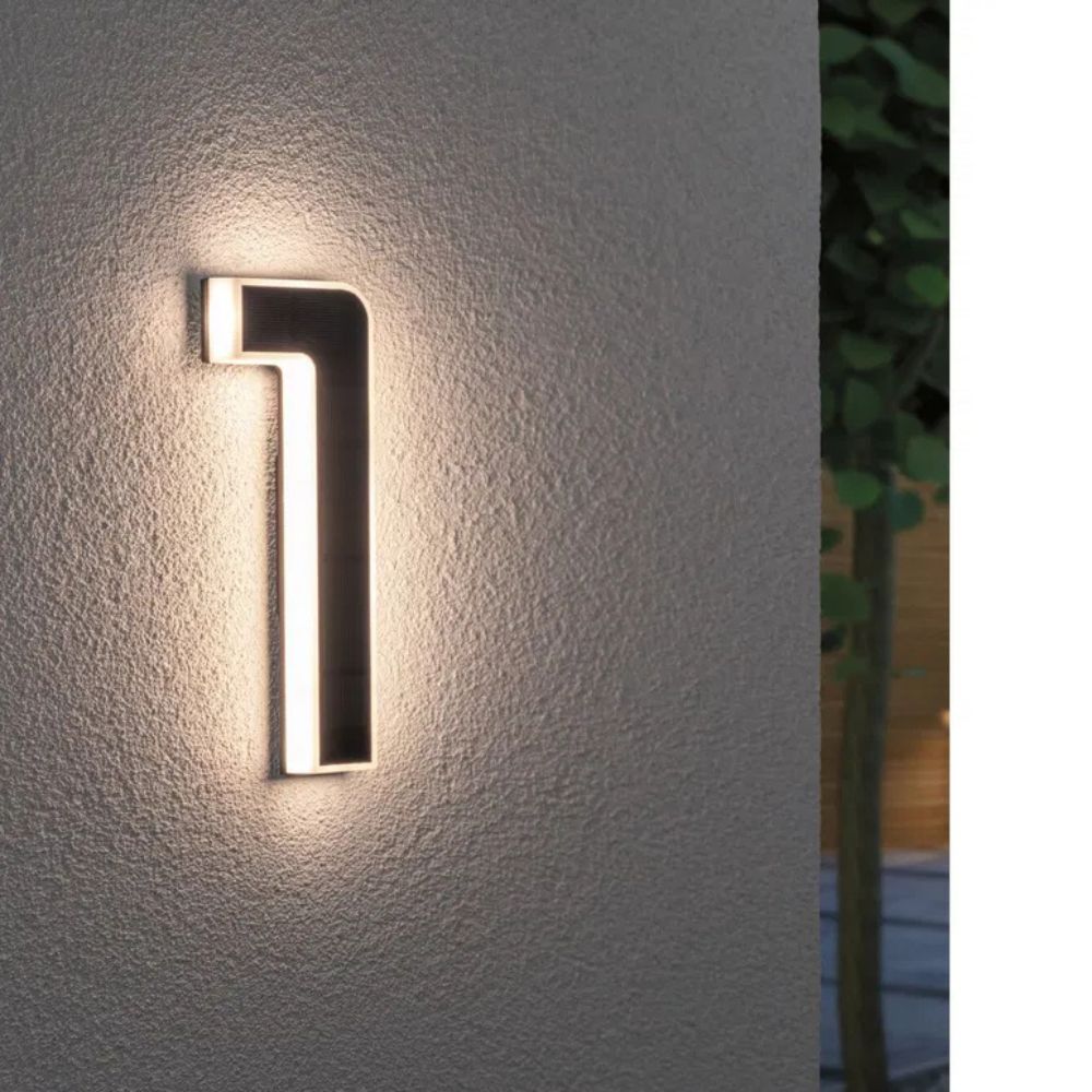 Aurinkokennolla toimiva talonnumero LED-valolla ja hämäräkytkimellä