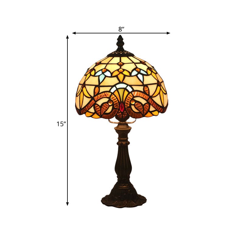 Bordlampe i Tiffany-glass - Klassiske linjer i bly