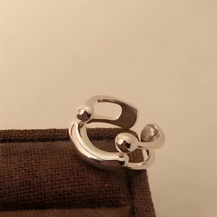 Justerbar smiley-ring - minimalistisk, stablebar statement-ring