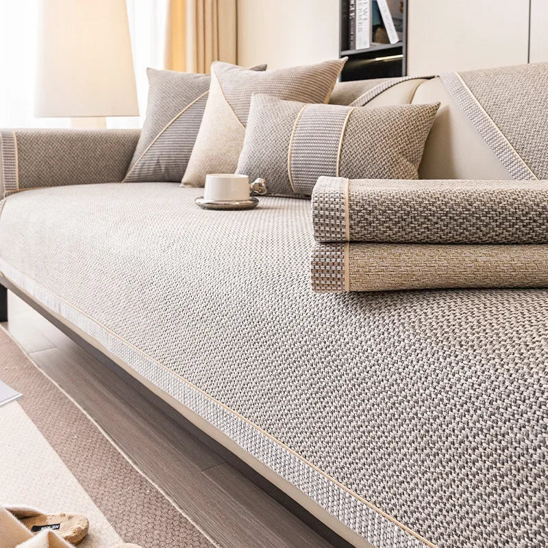 Universelt sofatrekk med sklisikker bakside som beskytter sofaen