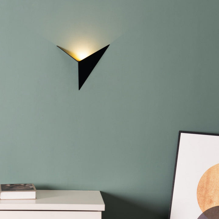 Moderne trekantet vegglampe - TrigoLux