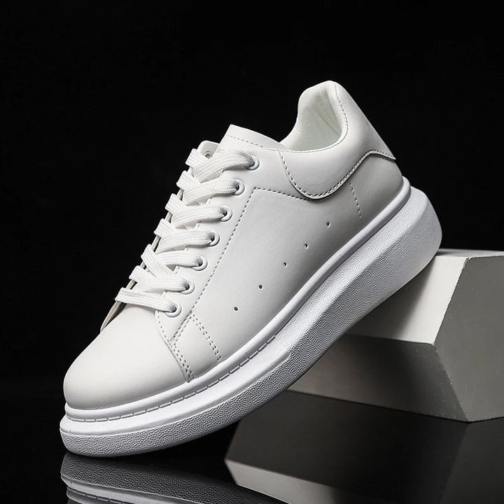 Hvite Sneakers for Menn | Tykk og Komfortabel Såle | Tidløst Design