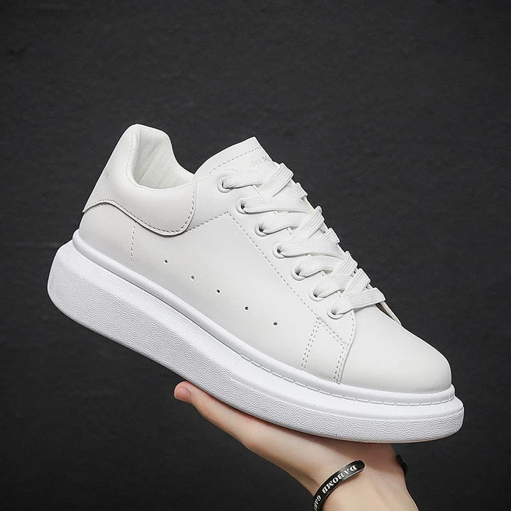 Hvite Sneakers for Menn | Tykk og Komfortabel Såle | Tidløst Design