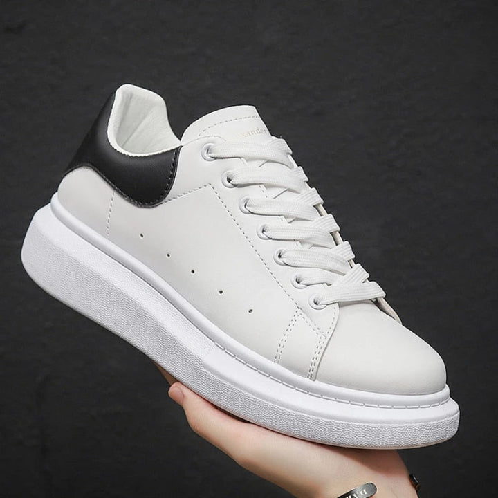 Hvite Sneakers for Menn | Tykk og Komfortabel Såle | Tidløst Design