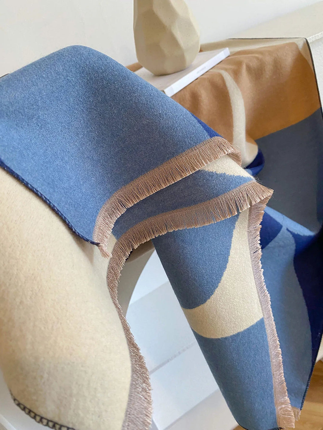Vendbart kasjmirskjerf til dame – eleganse og varme